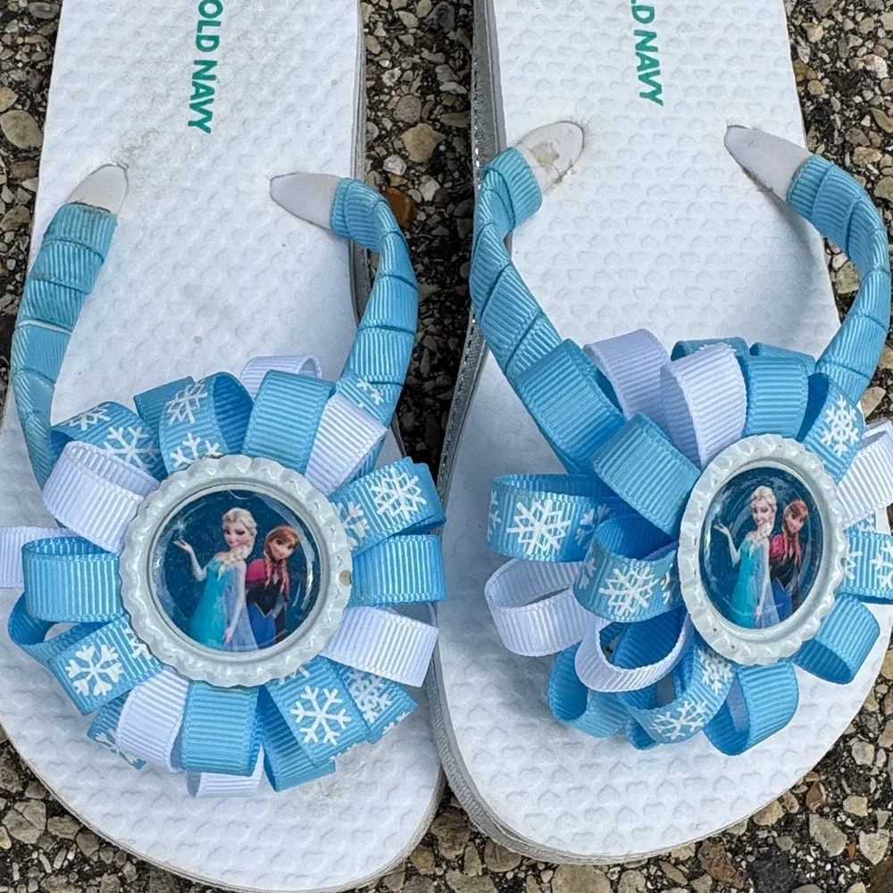 Handmade Girls size 12/13 White and Blue Elsa Frozen Flip Flops (Old Navy)